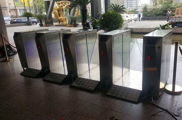 1735636216783764.jpg 1627371796327402.jpg